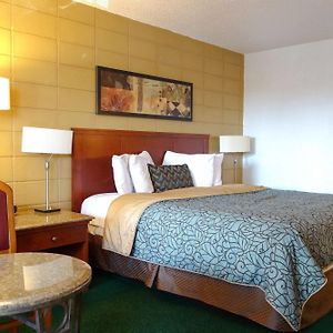 Queen Room Two Queen Beds Smoking